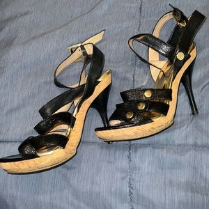 Michael Kors USED Leather patent leather strap, gold tone base, cork bottoms